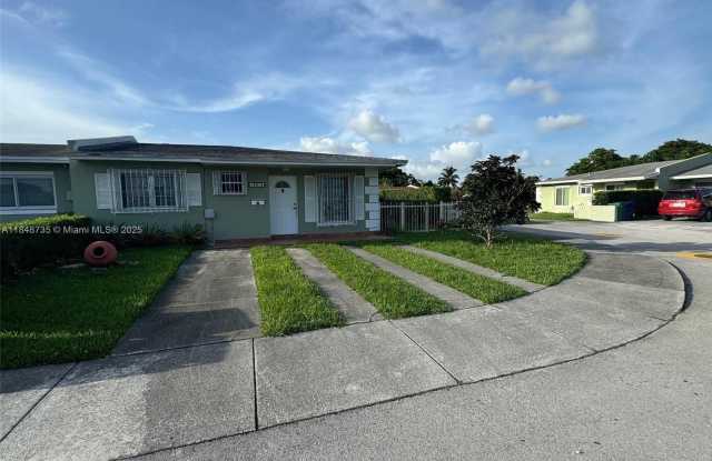 10015 SW 20th Ter photos photos