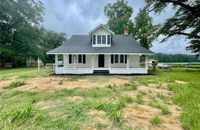 416 Old Maxton Road - 416 Old Maxton Road, Hoke County, NC 28376