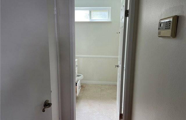 30542 North Hampton Road Gallery 1