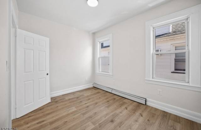 129 Banta Ave Gallery 4
