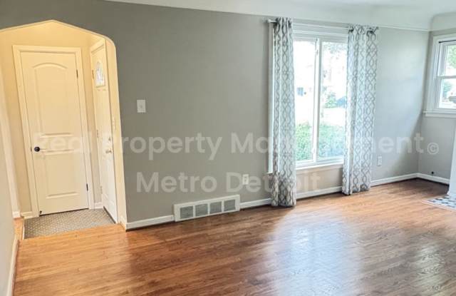 3-Bedroom St. Clair Shores Home with Finished Basement & Fenced Yard Gallery 3