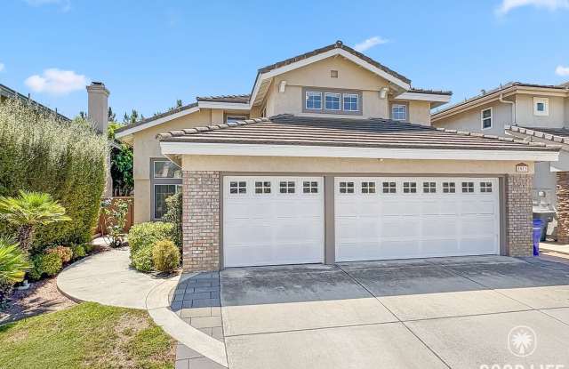 Spacious 4-Bed, 3-Bath Retreat with 3-Car Garage in San Marcos photos photos
