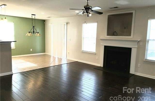 10826 Mountain Springs Drive Gallery 2