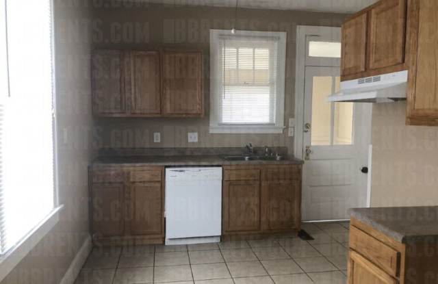 2229 Freeman Avenue, Gallery 3