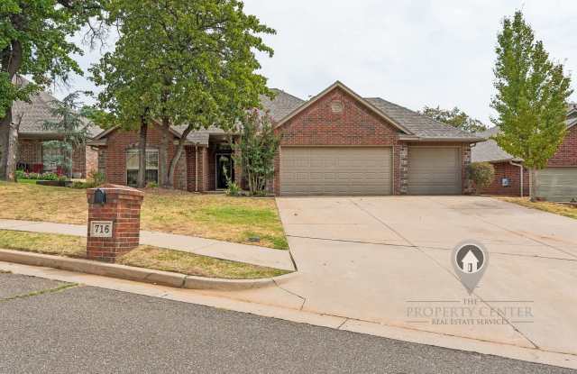 Room to Live, Relax & Entertain – 4-Bedroom Edmond Home! Gallery 1