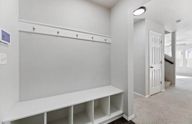 2406 Dorset Court Gallery 3