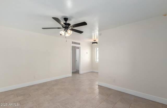 6813 E AVALON Drive Gallery 4