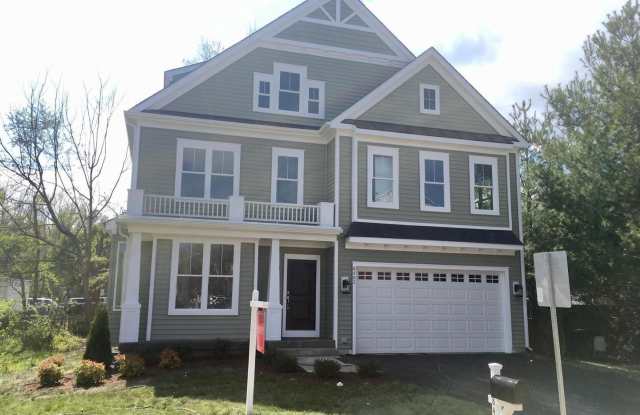 8402 RADFORD AVE - 8402 Radford Avenue, Mount Vernon, VA 22309