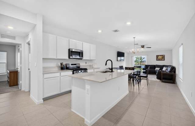 5876 NW Sweetwood Drive Gallery 4