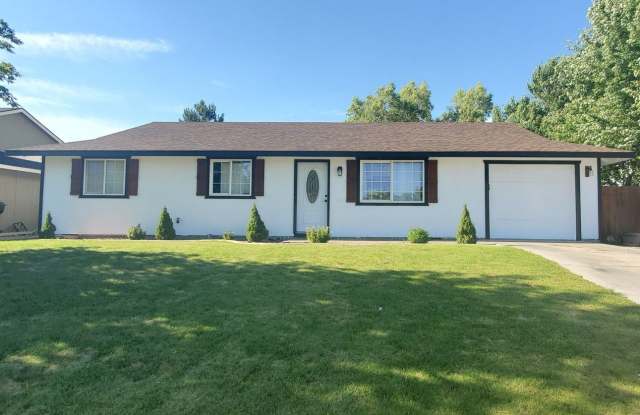 4910 Holly Way - 4910 Holly Way, West Richland, WA 99353
