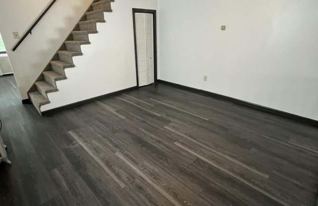 228 Union Street Gallery 2