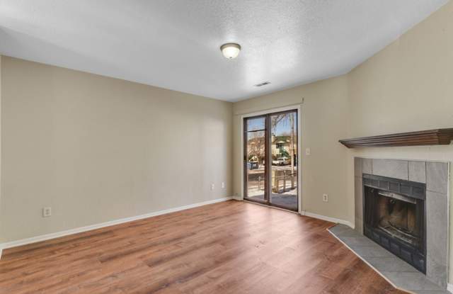 2BD/1BA in Park Hill Neighborhood! Gallery 3