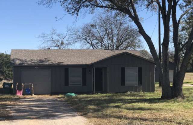 2 Bedroom/1 Bath Home on Country Club Rd. South of Denton - 3493 Country Club Road, Denton, TX 76210