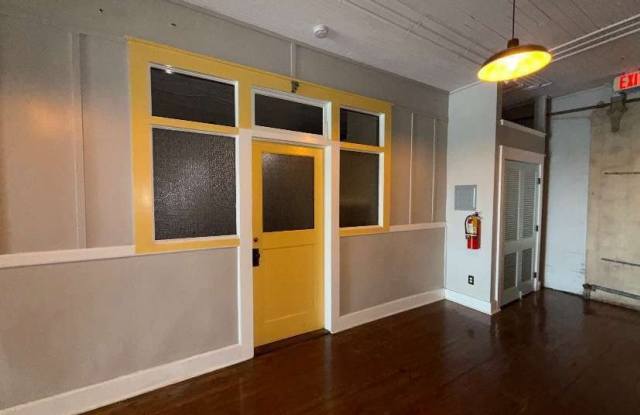 359 Railroad Street Gallery 3