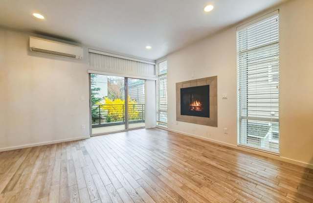 AVAILABLE NOW! Gorgeous 3 Bedroom Near Alki Beach with Private Rooftop Deck - 3035 59th Avenue Southwest, Seattle, WA 98116