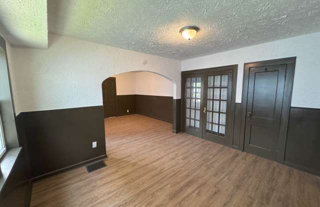 1315 N Rural St Gallery 4
