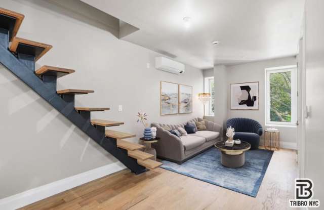 129 Russell Street Gallery 2