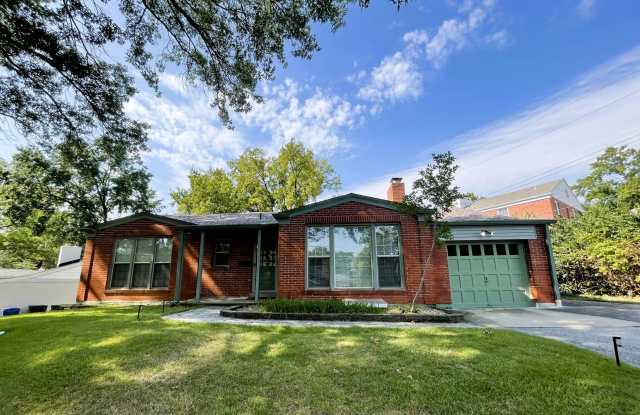 $2175 - SINGLE FAMILY HOME AVAILABLE NOW - 3B/1.5B - 887 Berick Drive, University City, MO 63132