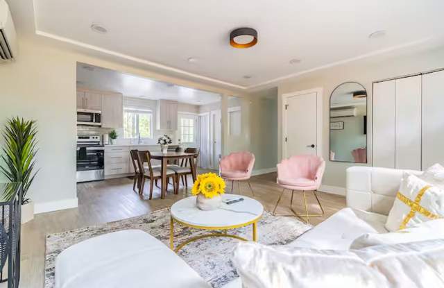 2 bedroom and 2.5 bathroom house in Tukwila photos photos