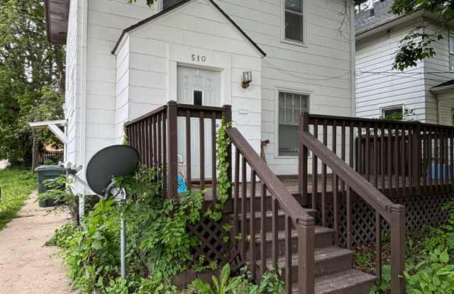 Spacious 3 bedroom, 1 bathroom House photos photos