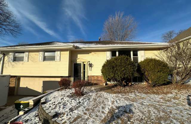 $2000 - 3 Bed 2 Bath Home photos photos