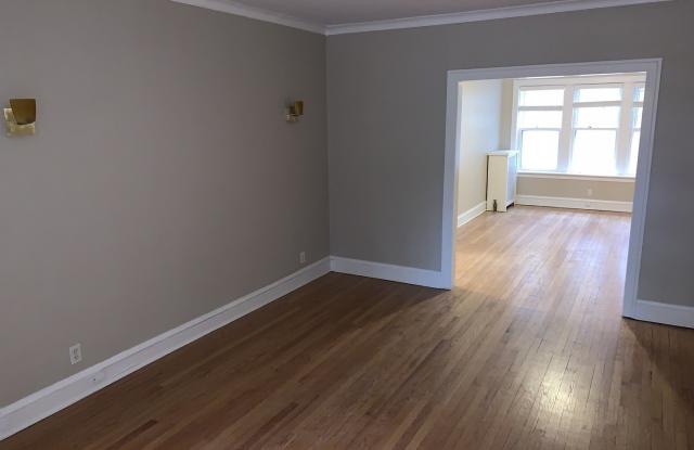2046 W Farragut Avenue Gallery 2