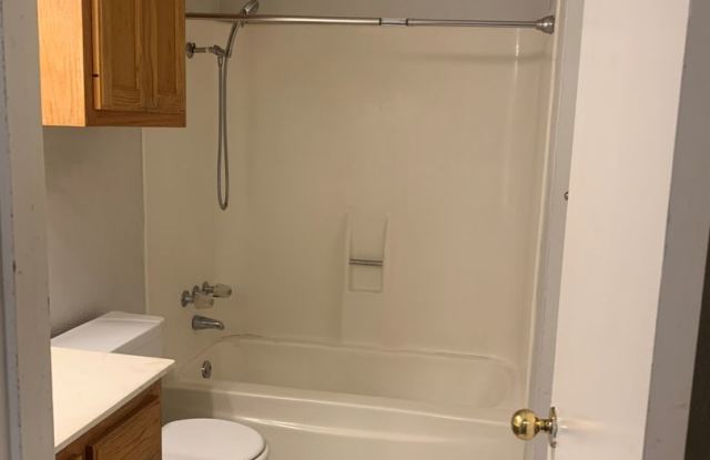 Charming 2BR/1BA in Kyle – Great Location & Move-In Ready! Gallery 4