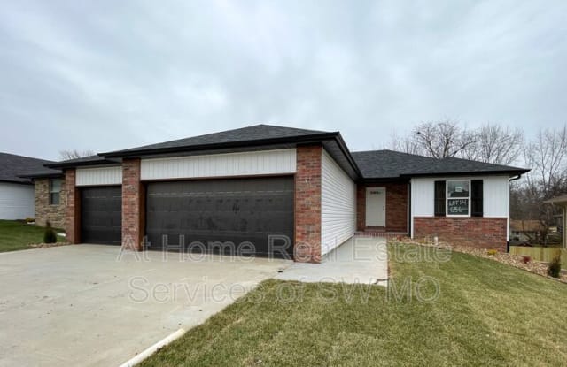 656 Southgate - 656 South Southgate Drive, Nixa, MO 65714