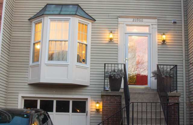 20960 MARTINGALE SQUARE - 20960 Martingale Square, Cascades, VA 20165