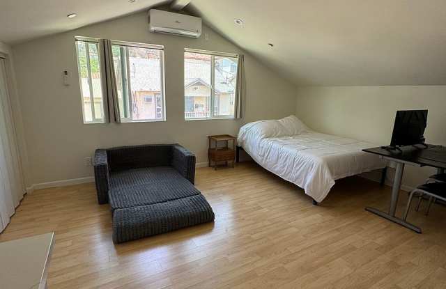 2364 Las Flores Drive Gallery 1
