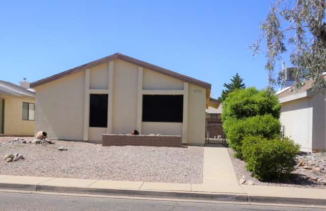 5271 DESERT SHADOWS Drive - 5271 Desert Shadows Dr, Sierra Vista, AZ 85635