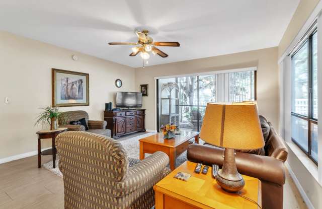 700 Starkey Road Gallery 2