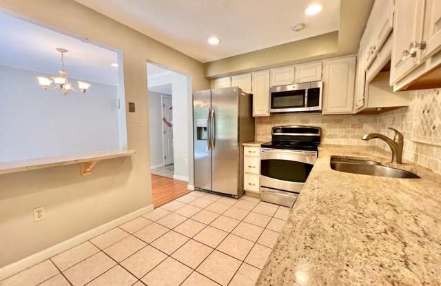 302 Foxwood Circle Gallery 2