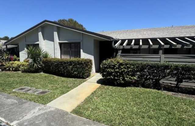 445 Lakeview Drive photos photos