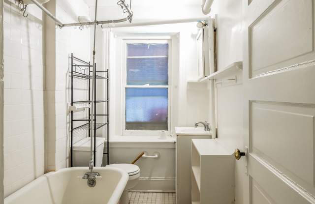 1832 Biltmore St NW Apt B2 photos photos