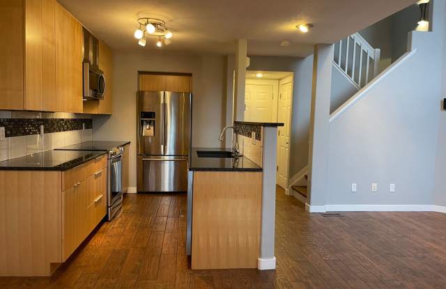 Updated Townhome Louisville- Perfect commuting location photos photos