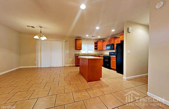 7302 W Heatherbrae Drive Gallery 4