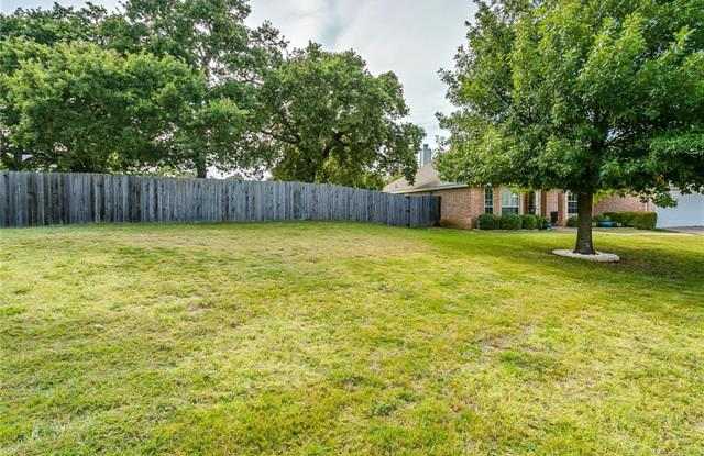 2984 Lakeview Circle Gallery 2