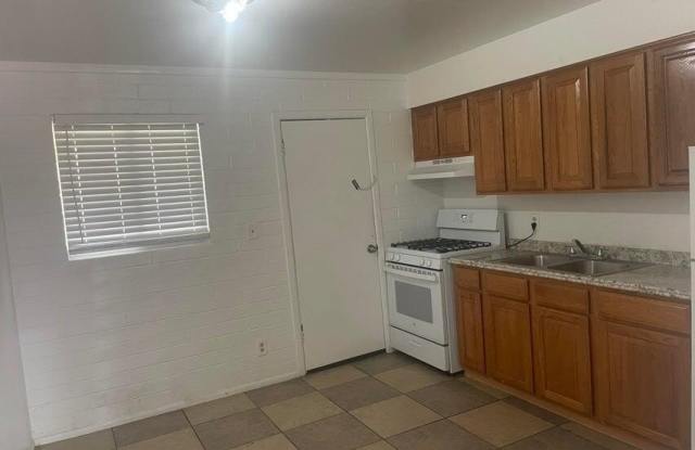 2633 W BELMONT Avenue Gallery 2