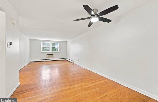 7815 QUEEN Gallery 4