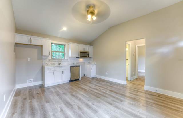 Charming Newer 1-Bedroom Home in Vollintine-Evergreen Gallery 4