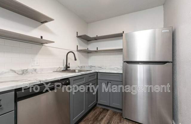 1138 E Elm St - 1138 East Elm Street, Springfield, MO 65806