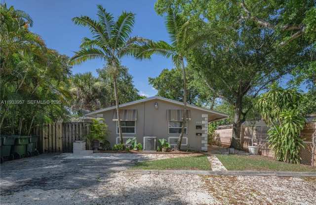 208 SW 11th St photos photos