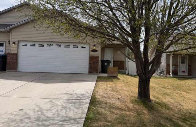 Roomy Midtown 3 bedroom 2 bath photos photos