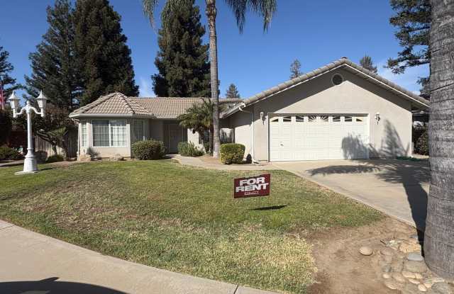 Available now NE Visalia home for rent in a desirable neighborhood! Gallery 1