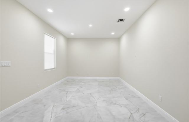 4248 26th Avenue Gallery 3