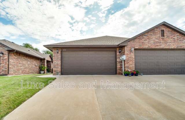 437 Chalk Hill Ct Gallery 2