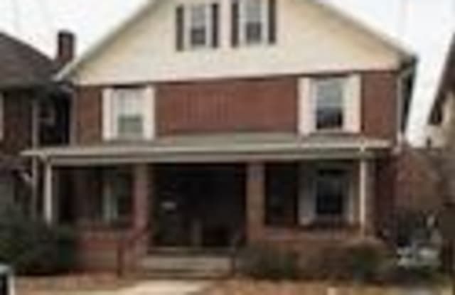 525 CYPRESS AVENUE - 525 Cypress Ave, Johnstown, PA 15902