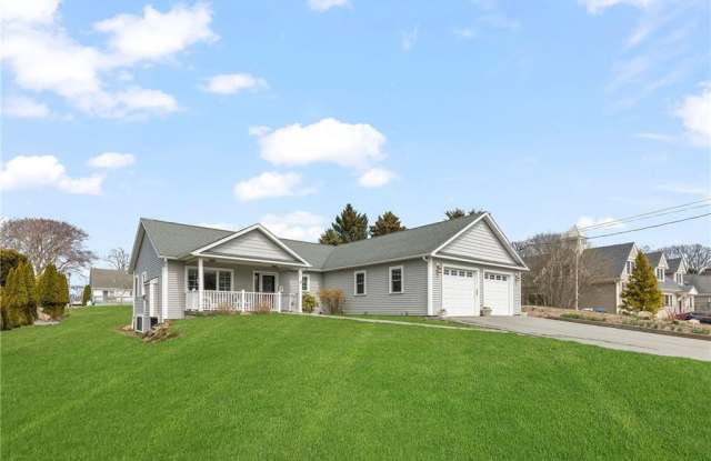 7 Gooseberry Road - 7 Gooseberry Road, Newport, RI 02840