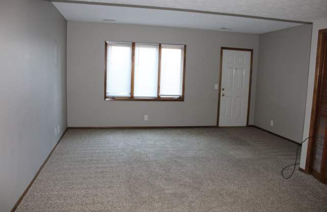 Charming townhouse near SE community College in East Lincoln Gallery 4